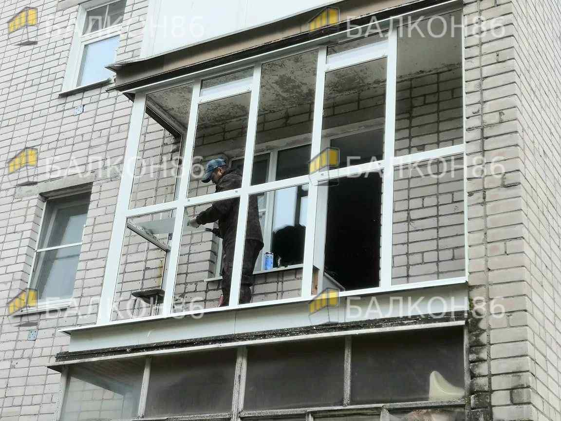 Отделка балкона в Сургуте