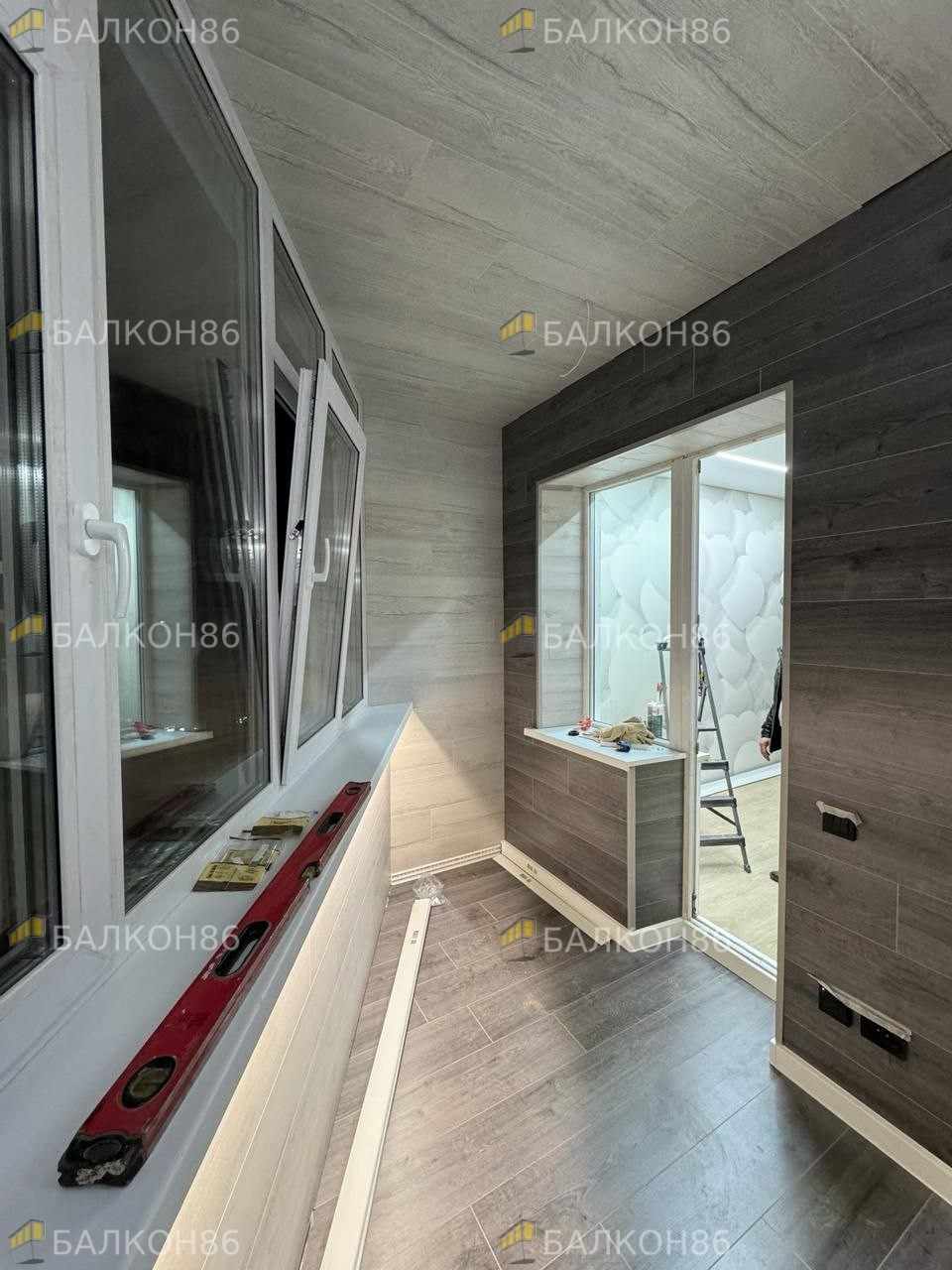 Отделка балкона в Сургуте